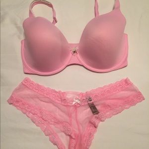 2 EUC Victoria Secret Perfect Coverage bras